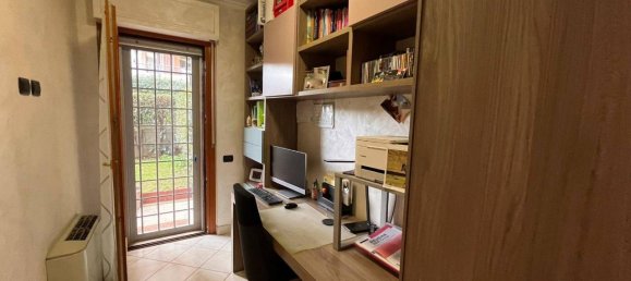 3-salle Appartement à Rome, Italy No. 110723 3