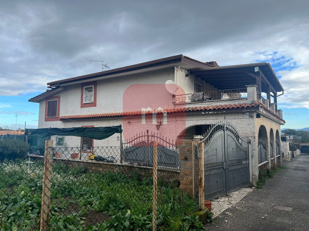 2 bedrooms Apartment in Rome, Italy No. 46233