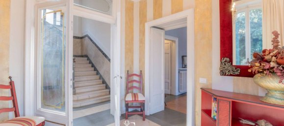 Villa de 7 dormitorios en Porto Valtravaglia, Italy No. 67804 17