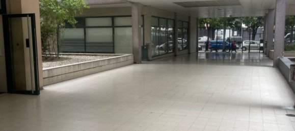 2 bedrooms Apartment in Paris, France No. 326853 5