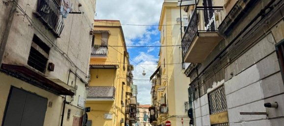 2 Schlafzimmer Wohnung in Naples, Italy, Nr. 319190 2