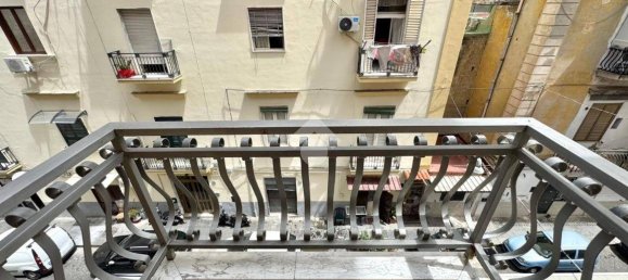 2 Schlafzimmer Wohnung in Naples, Italy, Nr. 319190 9