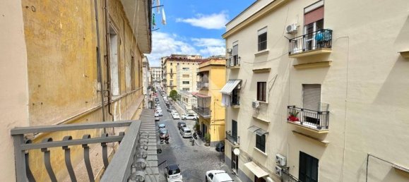 2 Schlafzimmer Wohnung in Naples, Italy, Nr. 319190 8