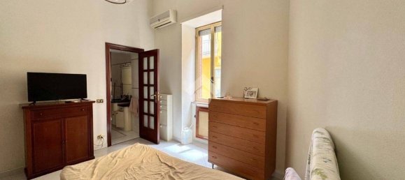 2 Schlafzimmer Wohnung in Naples, Italy, Nr. 319190 25