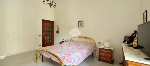 2 Schlafzimmer Wohnung in Naples, Italy, Nr. 319190 39