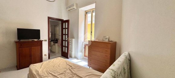 2 Schlafzimmer Wohnung in Naples, Italy, Nr. 319190 77