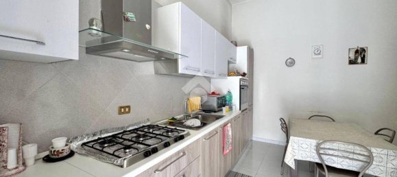 2 Schlafzimmer Wohnung in Naples, Italy, Nr. 319190 56