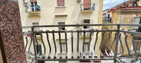2 Schlafzimmer Wohnung in Naples, Italy, Nr. 319190 29