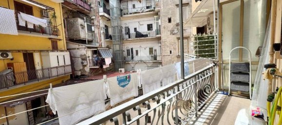 2 Schlafzimmer Wohnung in Naples, Italy, Nr. 319190 78