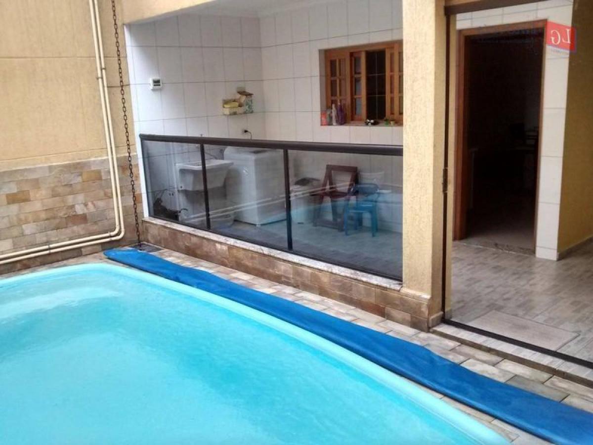 Casa de 3 dormitorios en Sao Paulo, Brazil No. 463448