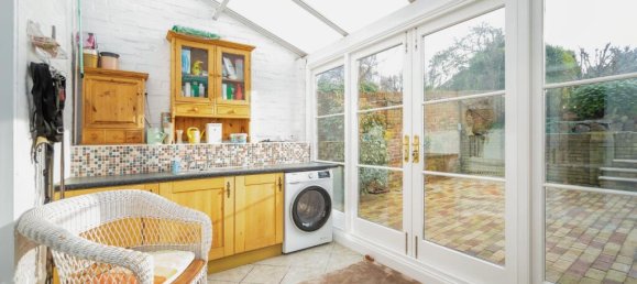 4 bedrooms House in Gillingham, United Kingdom No. 10453 11