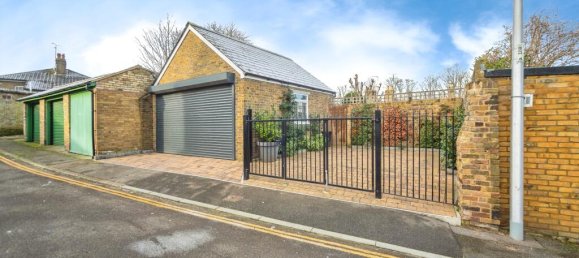 4 bedrooms House in Gillingham, United Kingdom No. 10453 12