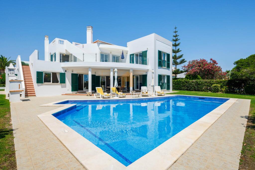 4 bedrooms Villa in Lagoa, Portugal No. 320816