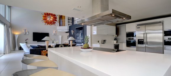 5 bedrooms Villa in Marbella, Spain No. 84319 8