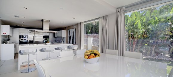 5 bedrooms Villa in Marbella, Spain No. 84319 13
