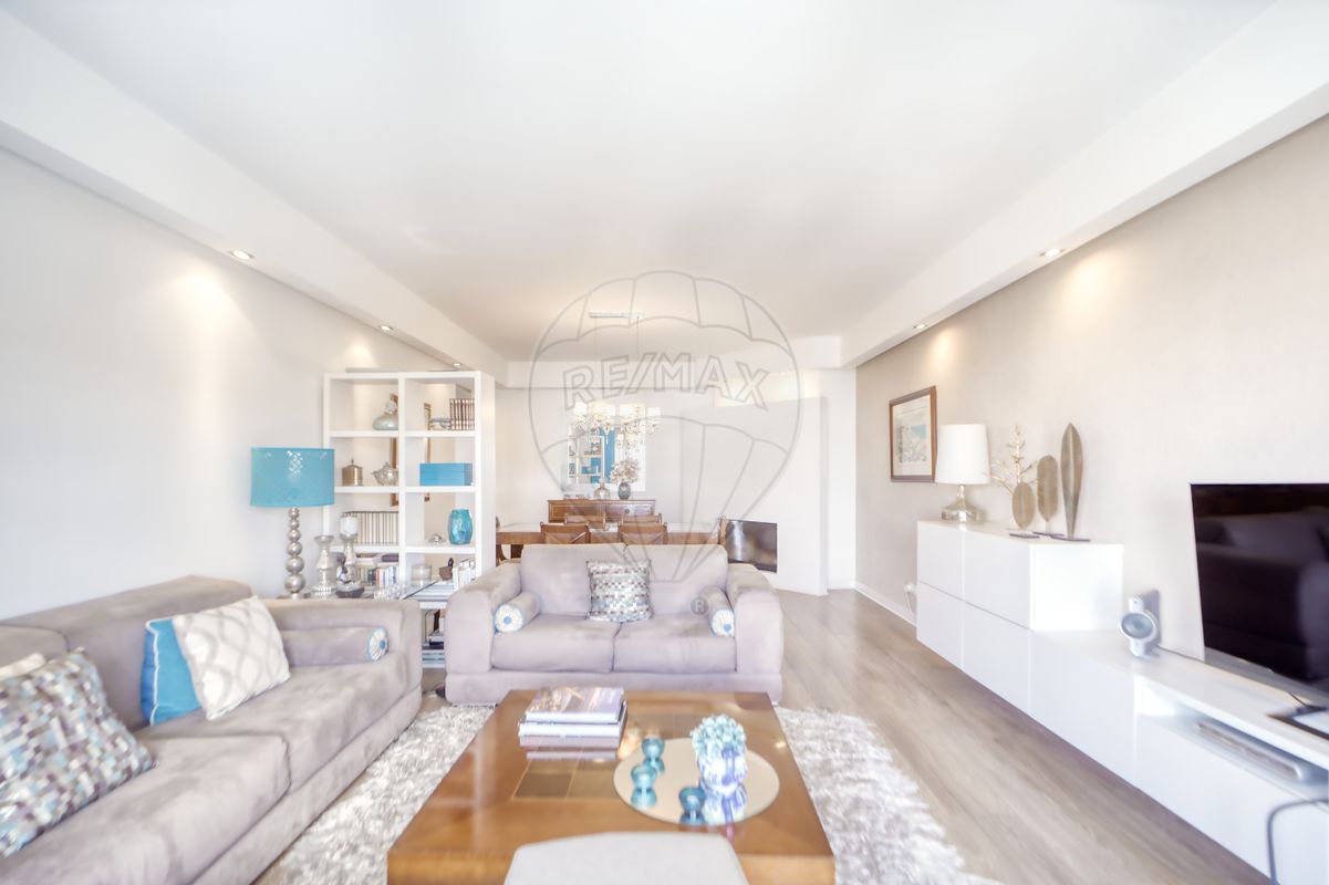 4 bedrooms Apartment in Lisbon, Portugal No. 124894