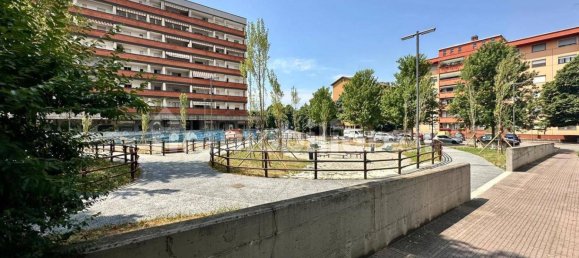 1-salle Propriété commerciale à Opera, Italy No. 299073 14