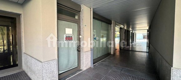 1-salle Propriété commerciale à Opera, Italy No. 299073 3