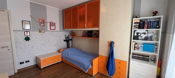 5 Schlafzimmer Wohnung in Varese, Italy, Nr. 351570 16