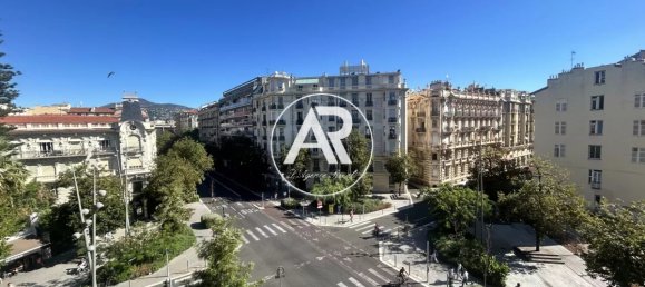 2 rooms Apartment in Nice, France No. 342863 3