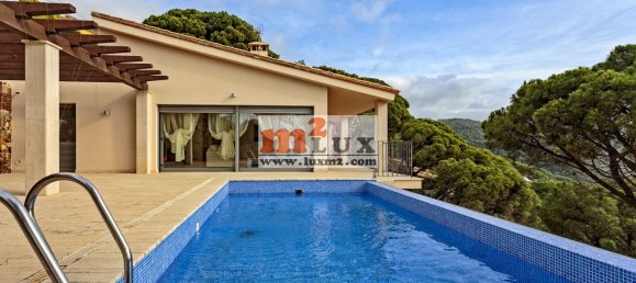 5 bedrooms Villa in Sant Feliu de Guixols, Spain No. 13368 3