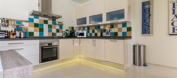 4 bedrooms Villa in Marbella, Spain No. 28149 6