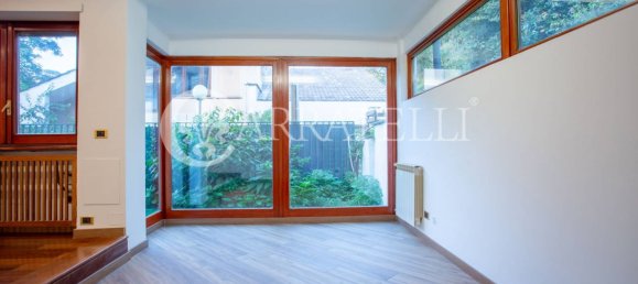 2 bedrooms Villa in Rome, Italy No. 232075 7