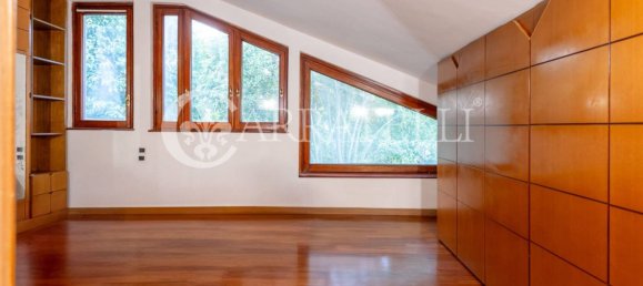 2 bedrooms Villa in Rome, Italy No. 232075 23