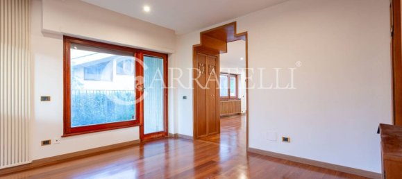 2 bedrooms Villa in Rome, Italy No. 232075 16