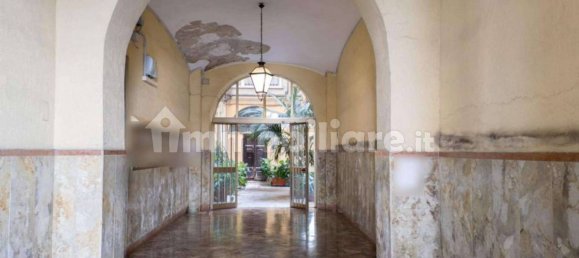 3 bedrooms Apartment in Rome, Italy No. 301213 2