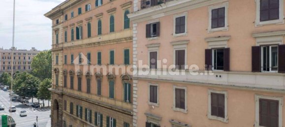 3 bedrooms Apartment in Rome, Italy No. 301213 17