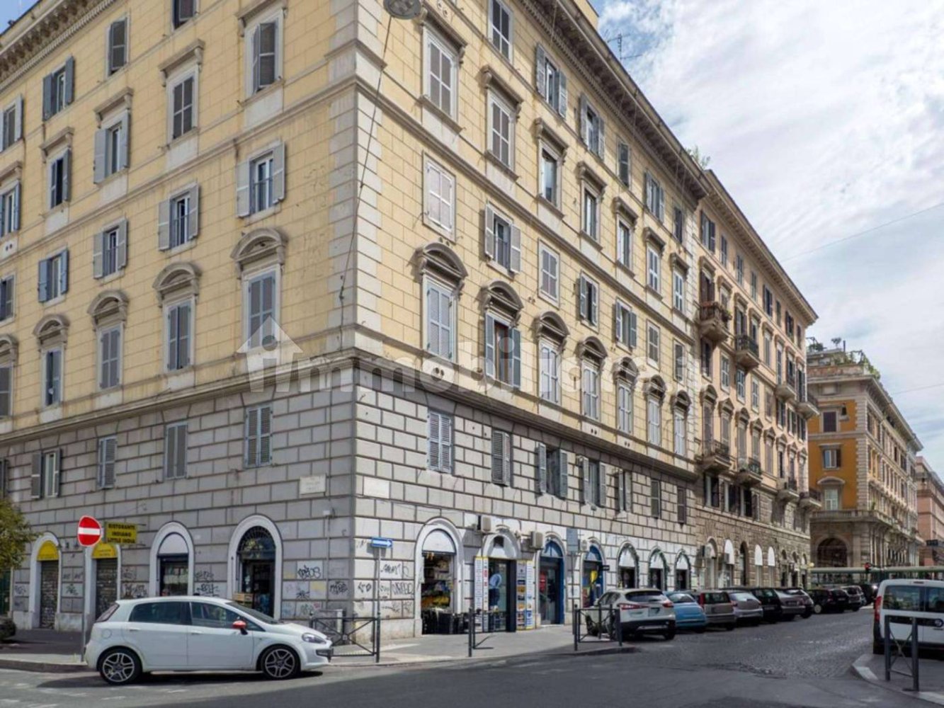 3 bedrooms Apartment in Rome, Italy No. 301213