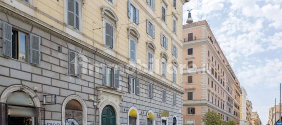 3 bedrooms Apartment in Rome, Italy No. 301213 21