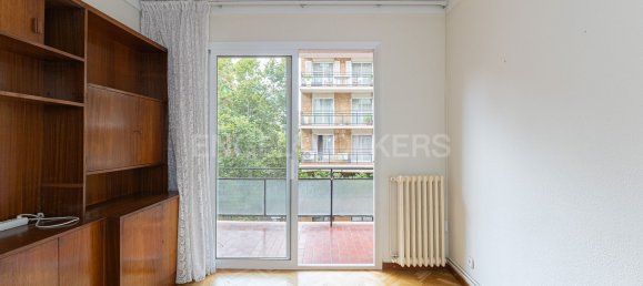 Apartamento de 4 dormitorios en Barcelona, Spain No. 171064 6