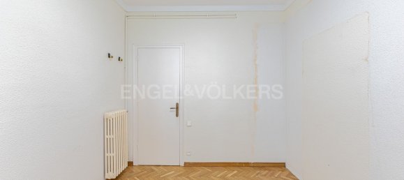 Apartamento de 4 dormitorios en Barcelona, Spain No. 171064 19