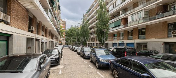 Apartamento de 4 dormitorios en Barcelona, Spain No. 171064 44