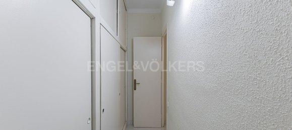 Apartamento de 4 dormitorios en Barcelona, Spain No. 171064 32
