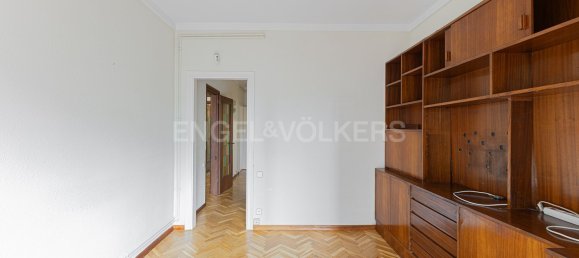 Apartamento de 4 dormitorios en Barcelona, Spain No. 171064 10
