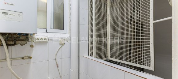 Apartamento de 4 dormitorios en Barcelona, Spain No. 171064 34