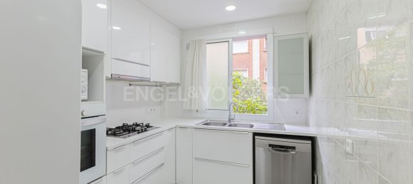 Apartamento de 4 dormitorios en Barcelona, Spain No. 171064 23