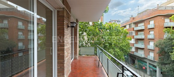 Apartamento de 4 dormitorios en Barcelona, Spain No. 171064 3