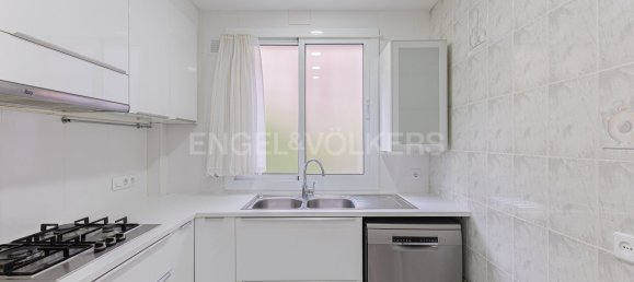 Apartamento de 4 dormitorios en Barcelona, Spain No. 171064 24