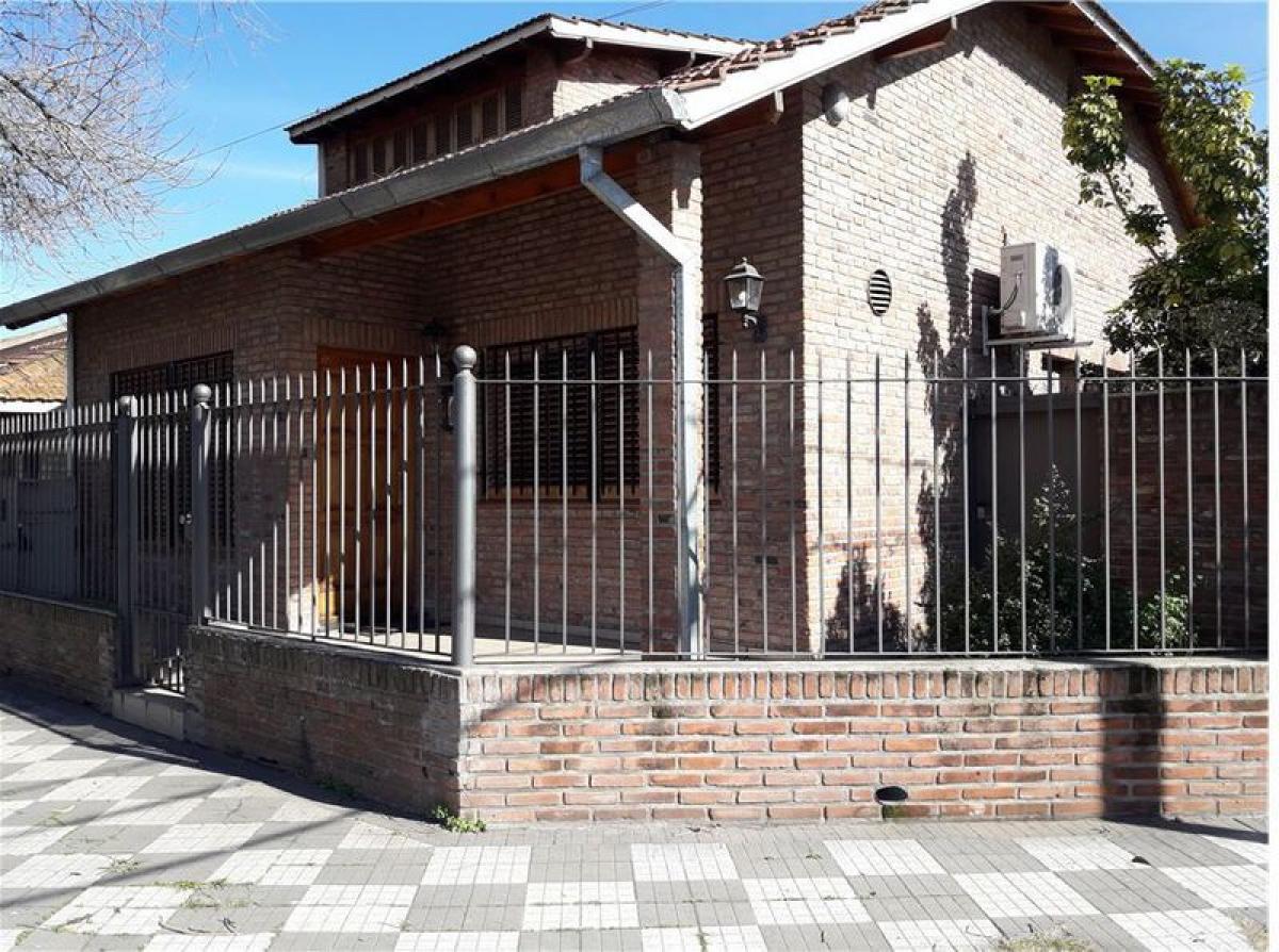4 Schlafzimmer Haus in Esteban Echeverria, Argentina, Nr. 17099