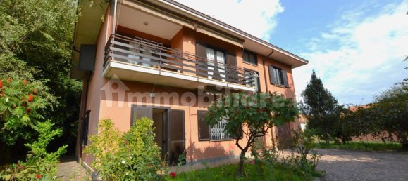 Villa de 4 dormitorios en Missaglia, Italy No. 127735 2