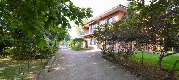 Villa de 4 dormitorios en Missaglia, Italy No. 127735 5