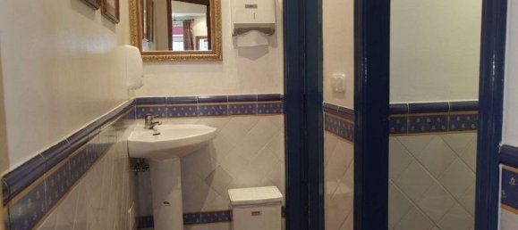 70m² Commercial property in Cadiz, Spain No. 224705 9