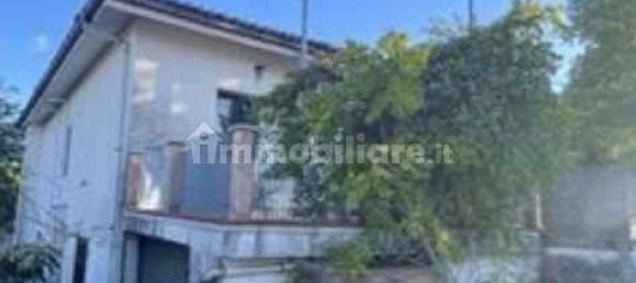 2 bedrooms Apartment in Urbino, Italy No. 261112 2