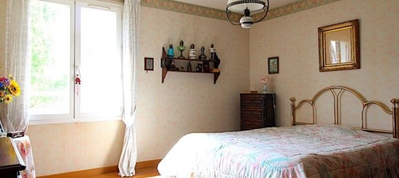 4 bedrooms House in Argenteuil, France No. 325911 5