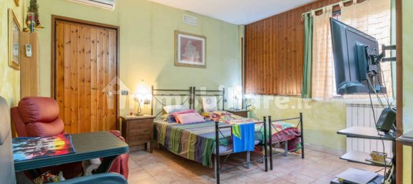 Apartamento de 3 dormitorios en Monterotondo, Italy No. 160742 14