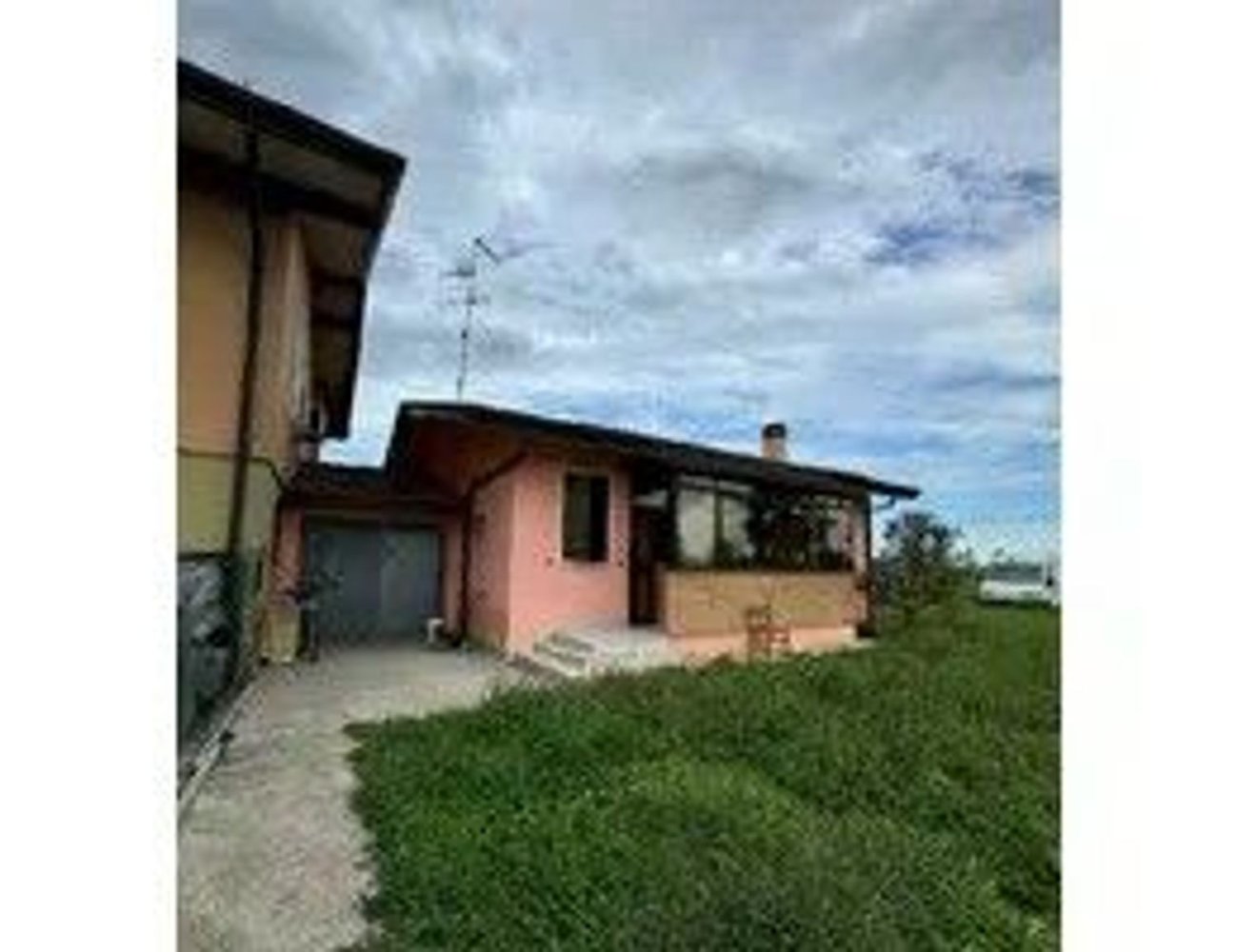 4 rooms Apartment in Eraclea, Italy No. 216079